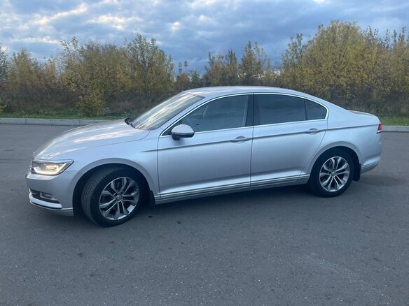2018 Volkswagen Passat DSG7 B8, серебристый, 2150000 рублей - вид 3