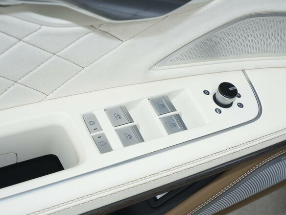 2023 Audi A8 Long 55 TFSI IV (D5) Рестайлинг, серебристый - вид 18
