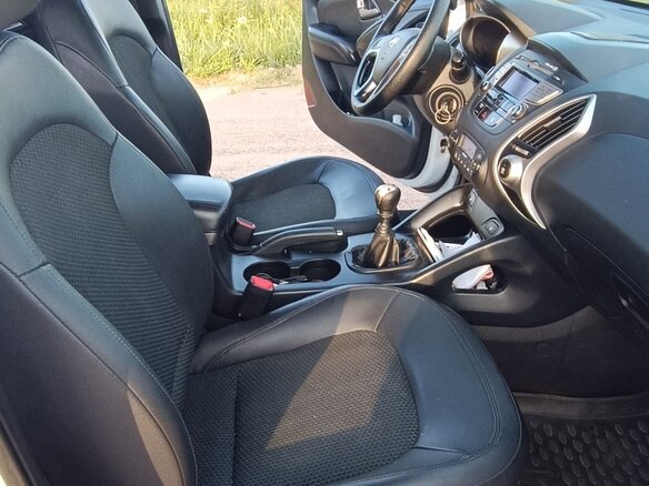 2011 Hyundai ix35 I, белый - вид 6