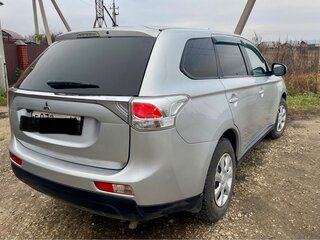 2014 Mitsubishi Outlander III, серебристый, 825000 рублей, вид 3