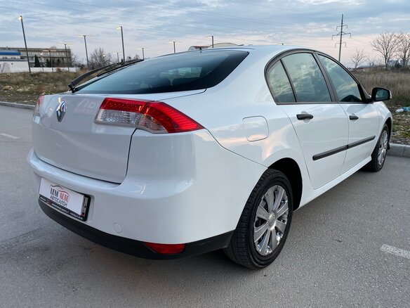 2008 Renault Laguna III, белый - вид 26