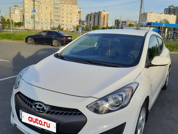2013 Hyundai i30 II, белый, 800000 рублей