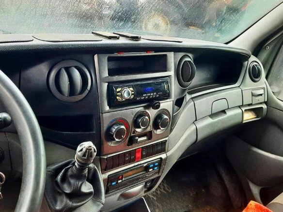 2013 Iveco Daily, белый, 2185000 рублей - вид 2