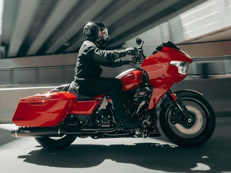 2025 Harley-Davidson CVO Road Glide, красный, 6350000 рублей, вид 1
