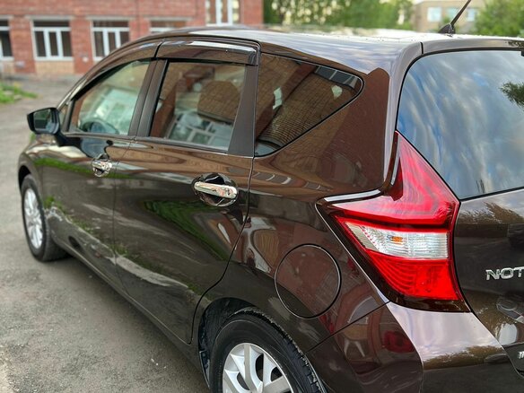 2016 Nissan Note e-Power II Рестайлинг, коричневый, 1250000 рублей - вид 5