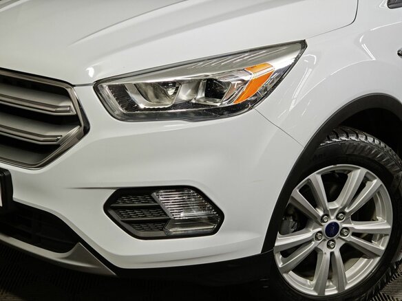 2017 Ford Kuga II Рестайлинг, белый, 1993000 рублей - вид 9