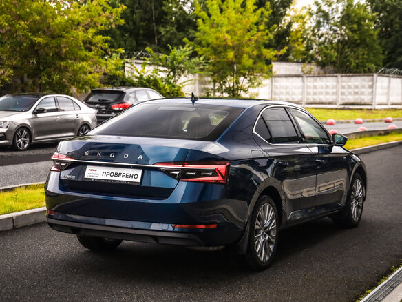 2022 Skoda Superb III Рестайлинг, синий, 2950000 рублей - вид 10