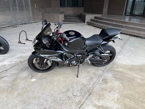 2015 Suzuki GSX-R 750, чёрный, 1150000 рублей - вид 4