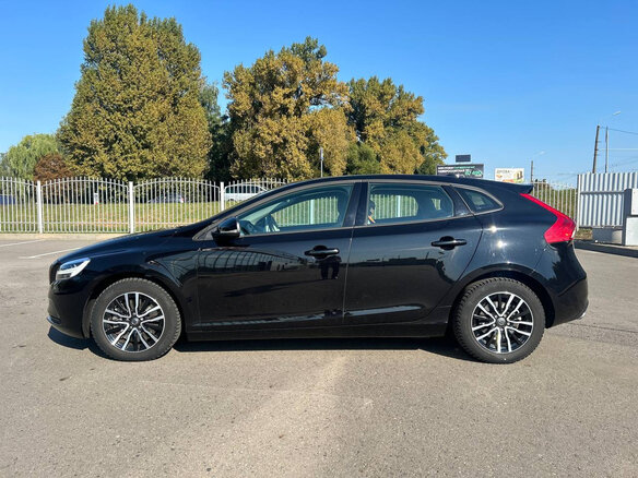 2019 Volvo V40 II Рестайлинг, чёрный, 2177760 рублей - вид 9