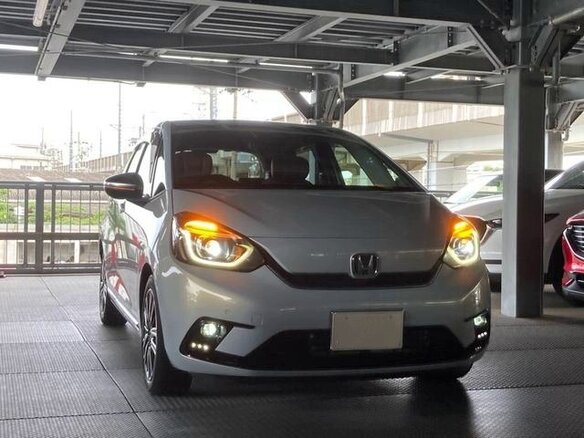 2022 Honda Fit IV, серебристый, 985000 рублей - вид 1