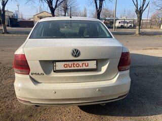 2015 Volkswagen Polo V Рестайлинг, белый, 1070000 рублей, вид 2
