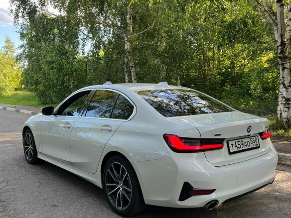 2019 BMW 3 серии 330i xDrive VII (G2x), белый, 3580000 рублей