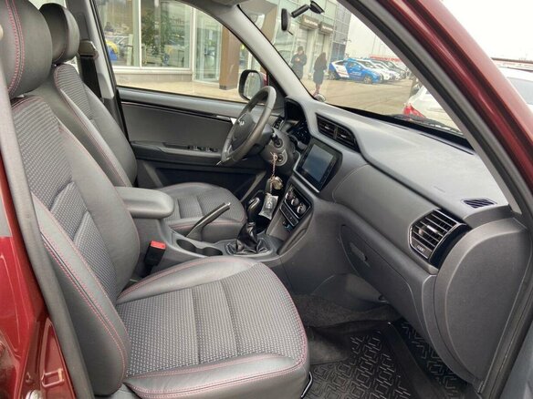 2017 Chery Tiggo 3 I, красный - вид 8
