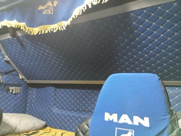 2004 MAN TGA, синий, 2500000 рублей - вид 4