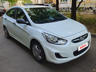 2013 Hyundai Solaris I, белый, 579000 рублей, вид 2