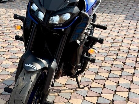 2017 Yamaha MT-09 (FZ-09), синий, 900000 рублей, вид 3