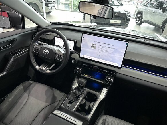 2026 Toyota RAV4 VI (XA60), серый - вид 10