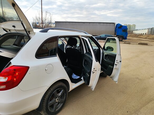 2013 Skoda Fabia II Рестайлинг, белый, 700000 рублей - вид 13