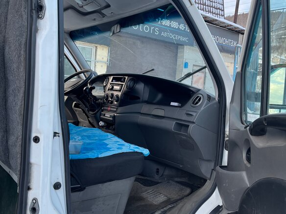2012 Iveco Daily, белый, 1200000 рублей - вид 9
