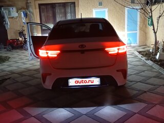 2019 Kia Rio IV, белый, 1350000 рублей, вид 3