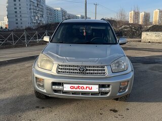 2000 Toyota RAV4 II (XA20), серебристый, 680000 рублей, вид 2