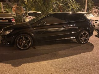 2010 Opel Astra GTC H Рестайлинг, чёрный, 750000 рублей, вид 4
