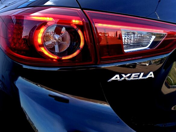 2018 Mazda 3 III (BM) Рестайлинг, чёрный, 1744000 рублей - вид 7