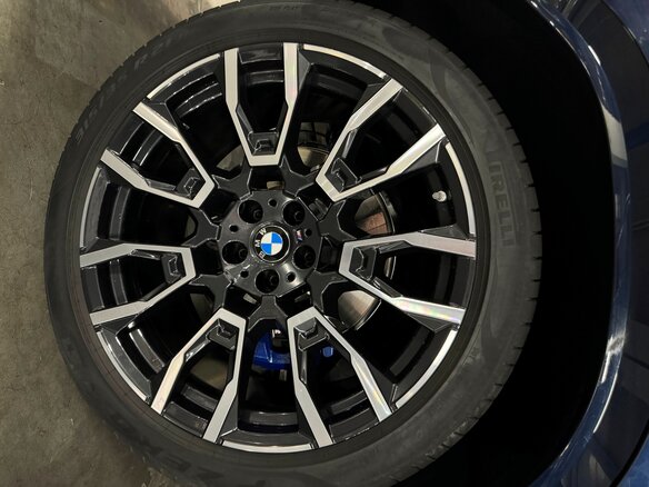 2023 BMW X6 40i III (G06) Рестайлинг, синий, 18600000 рублей - вид 11