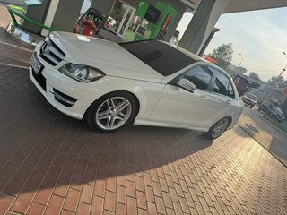 2011 Mercedes-Benz C-Класс 180 BlueEFFICIENCY III (W204) Рестайлинг, белый, 1750000 рублей, вид 1