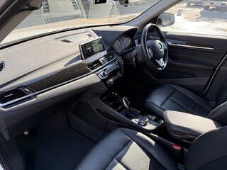 2019 BMW X1 18i sDrive II (F48) Рестайлинг, белый, 1560000 рублей, вид 5