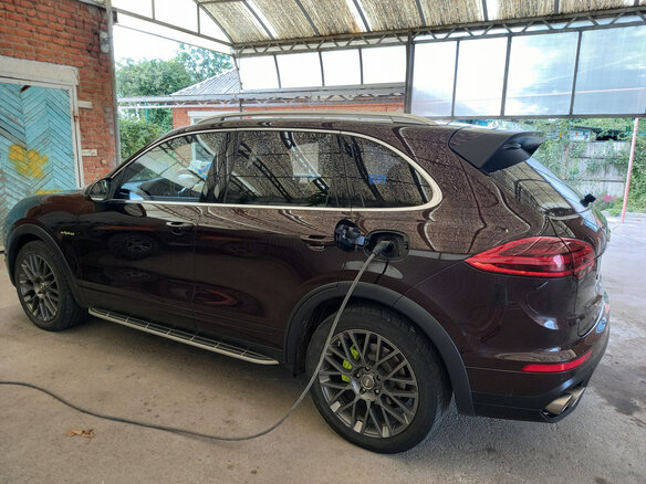 2015 Porsche Cayenne S E-Hybrid II Рестайлинг (958), коричневый, 4000000 рублей - вид 5