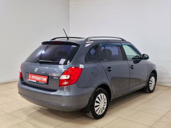 2012 Skoda Fabia II Рестайлинг, серый, 490000 рублей - вид 3