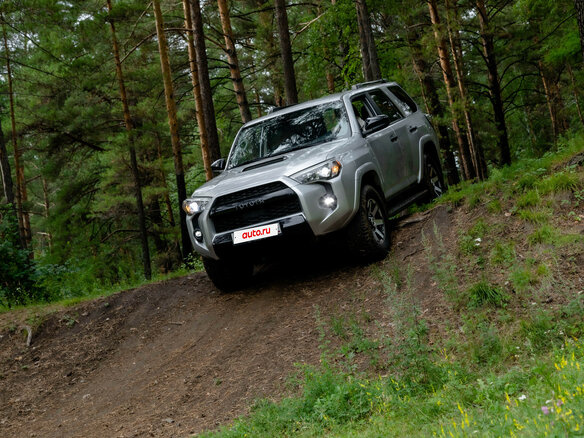 2022 Toyota 4Runner V Рестайлинг, серебристый, 8590000 рублей - вид 15