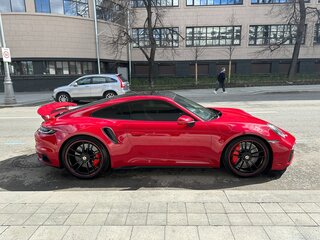 2021 Porsche 911 Turbo S VIII (992), красный, 22500000 рублей, вид 4