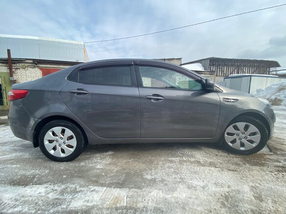 2013 Kia Rio III, серый, 900000 рублей - вид 5