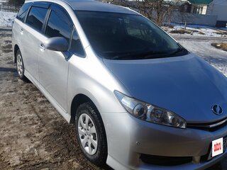 2013 Toyota Wish II Рестайлинг, серебристый, 1350000 рублей, вид 1