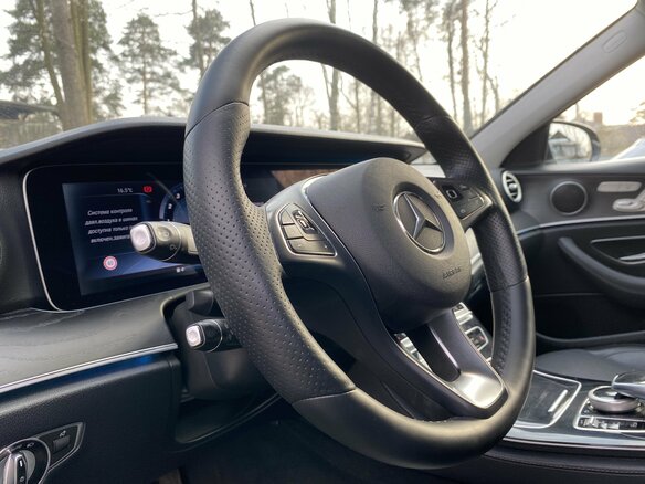 2016 Mercedes-Benz E-Класс 200 V (W213, S213, C238), чёрный - вид 16