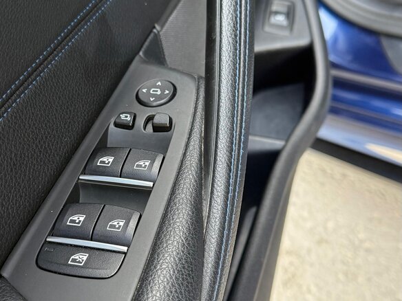 2018 BMW 5 серии 520d xDrive VII (G30/G31/G38), синий, 3200000 рублей - вид 23