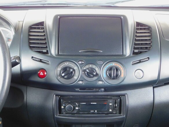 2014 Mitsubishi L200 IV, чёрный - вид 13