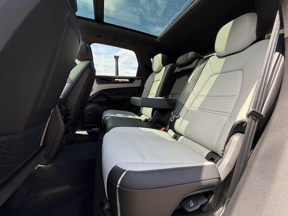 2026 Porsche Cayenne III Рестайлинг, серый, 14140000 рублей - вид 21