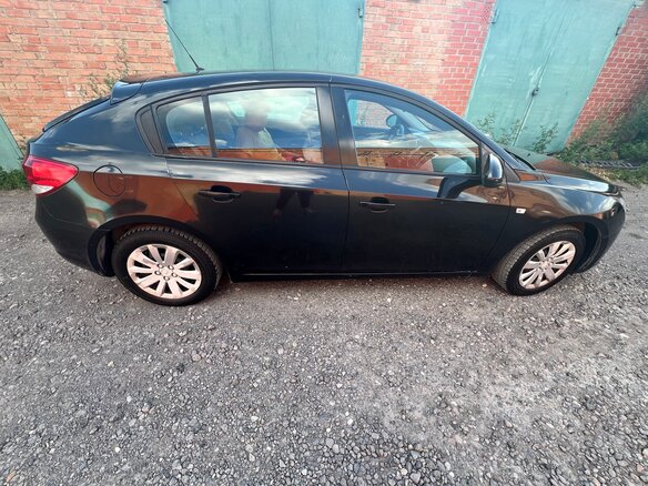 2012 Chevrolet Cruze I, чёрный, 800000 рублей - вид 1
