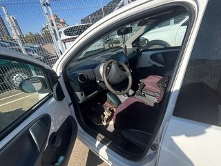 2010 Peugeot 107 I Рестайлинг, белый, 347000 рублей, вид 5