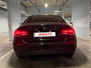 2019 Mercedes-Benz A-Класс 200 IV (W177), чёрный, 2290000 рублей, вид 4
