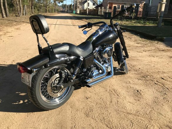 2006 Harley-Davidson Dyna Wide Glide, чёрный, 800000 рублей - вид 4