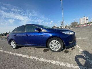 2017 Ford Focus III Рестайлинг, синий, 900000 рублей, вид 2