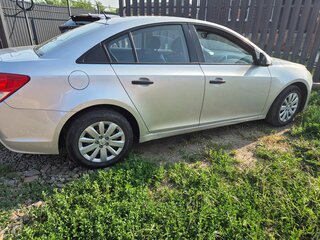 2014 Chevrolet Cruze I Рестайлинг, серебристый, 900000 рублей, вид 2