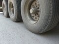 1998 Schmitz Cargobull 9084, красный, 615000 рублей - вид 1