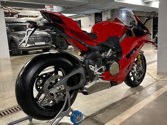 2024 Ducati Panigale V4, красный, 3950000 рублей - вид 12