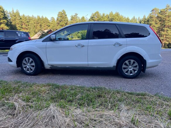 2010 Ford Focus II Рестайлинг, белый, 450000 рублей - вид 10