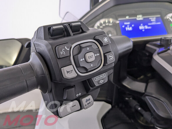 2021 Honda GL 1800 Gold Wing, белый, 2485000 рублей - вид 13